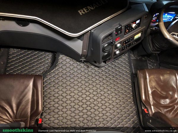 Renault Comfort with Hump Diamond Padded Floor Mats